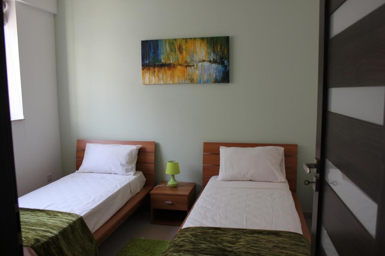 Sunny 2 Bedroom, 2 Bathrooms, Seaside Apt. Sliema Luaran gambar