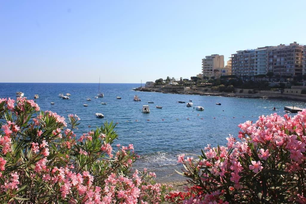 Sunny 2 Bedroom, 2 Bathrooms, Seaside Apt. Sliema Luaran gambar