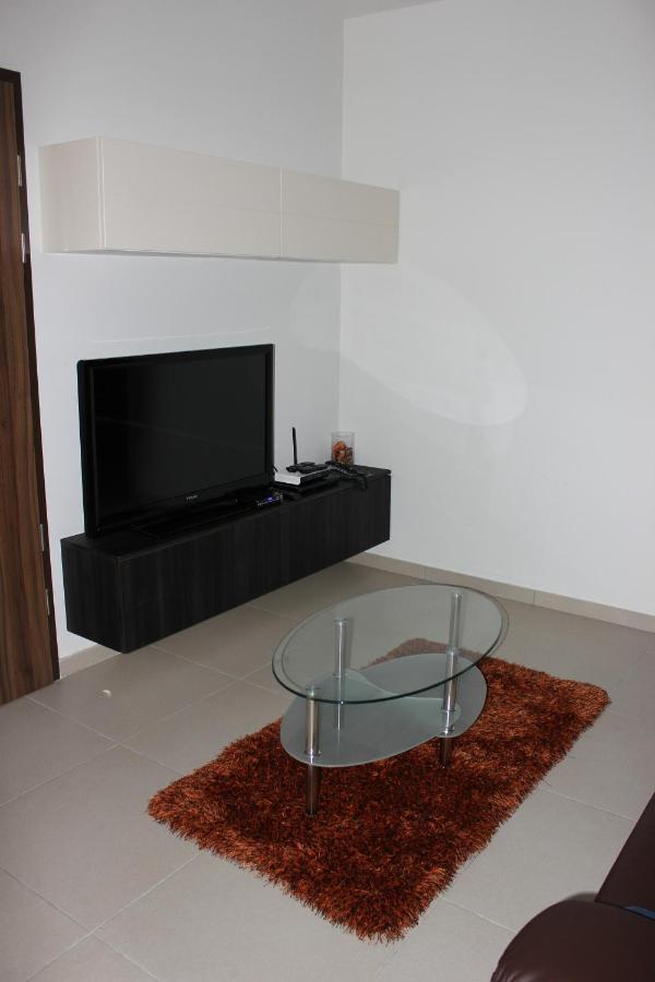 Sunny 2 Bedroom, 2 Bathrooms, Seaside Apt. Sliema Luaran gambar