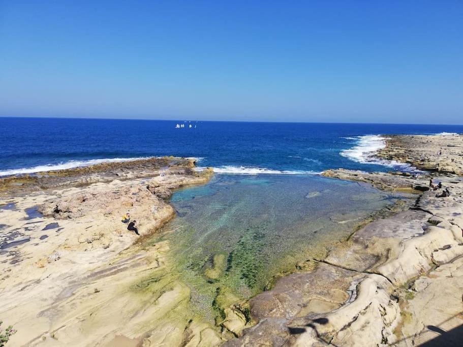 Sunny 2 Bedroom, 2 Bathrooms, Seaside Apt. Sliema Luaran gambar