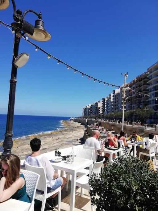 Sunny 2 Bedroom, 2 Bathrooms, Seaside Apt. Sliema Luaran gambar